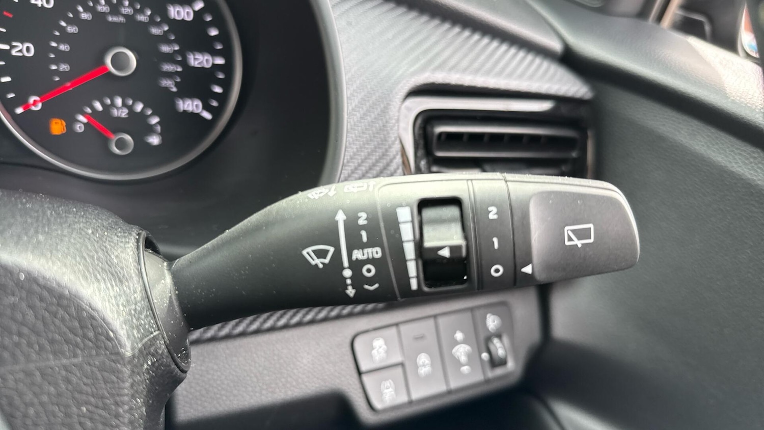 Used Kia Stonic 2024 for sale - 76306708: Photo 36