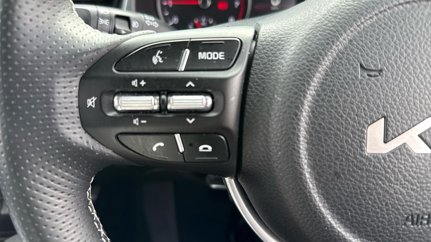 Used Kia Stonic 2024 for sale - 76306708: Photo 39