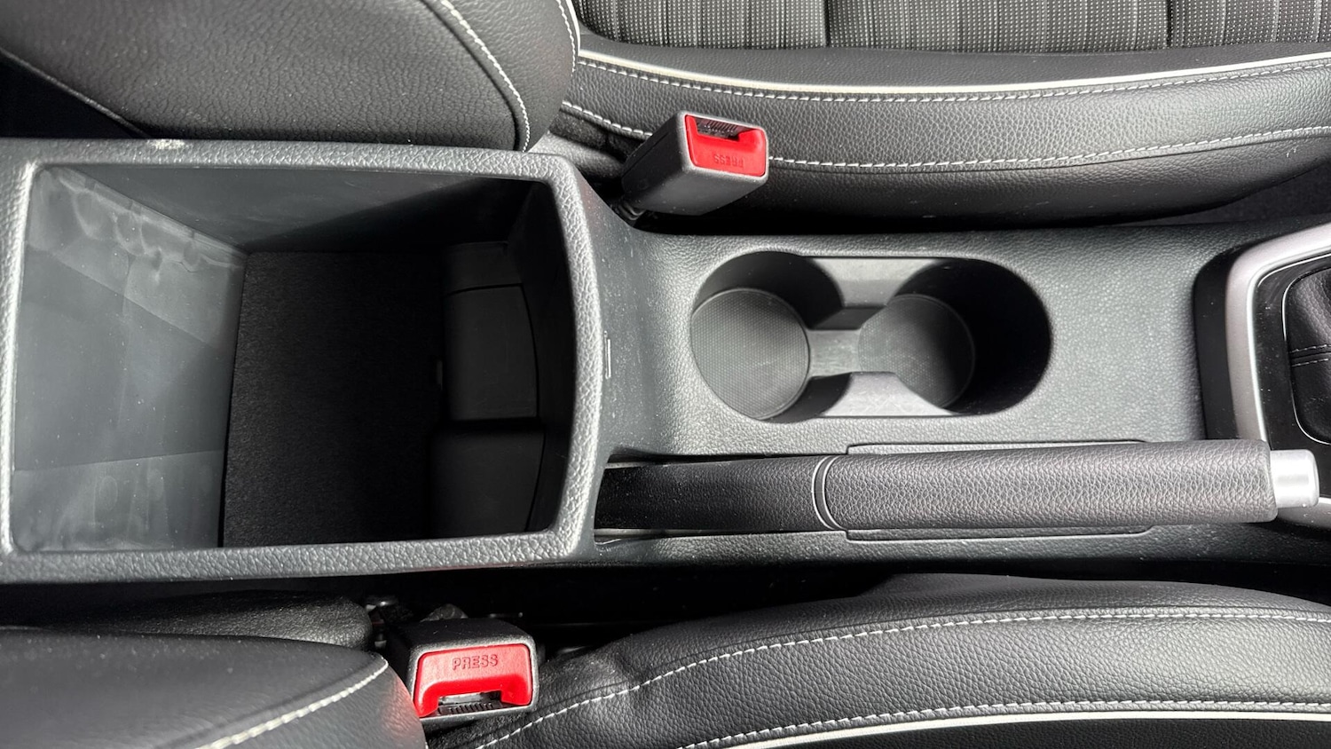 Used Kia Stonic 2024 for sale - 76306708: Photo 46