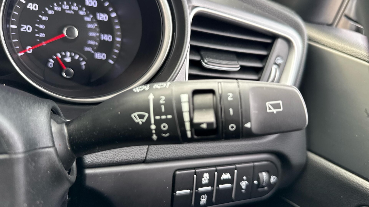 Used Kia XCeed 2025 for sale - 76307418: Photo 35