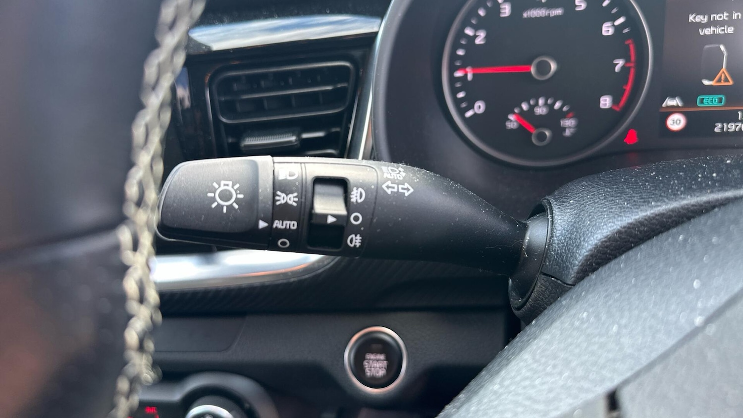 Used Kia Stonic 2023 for sale - 77671010: Photo 28