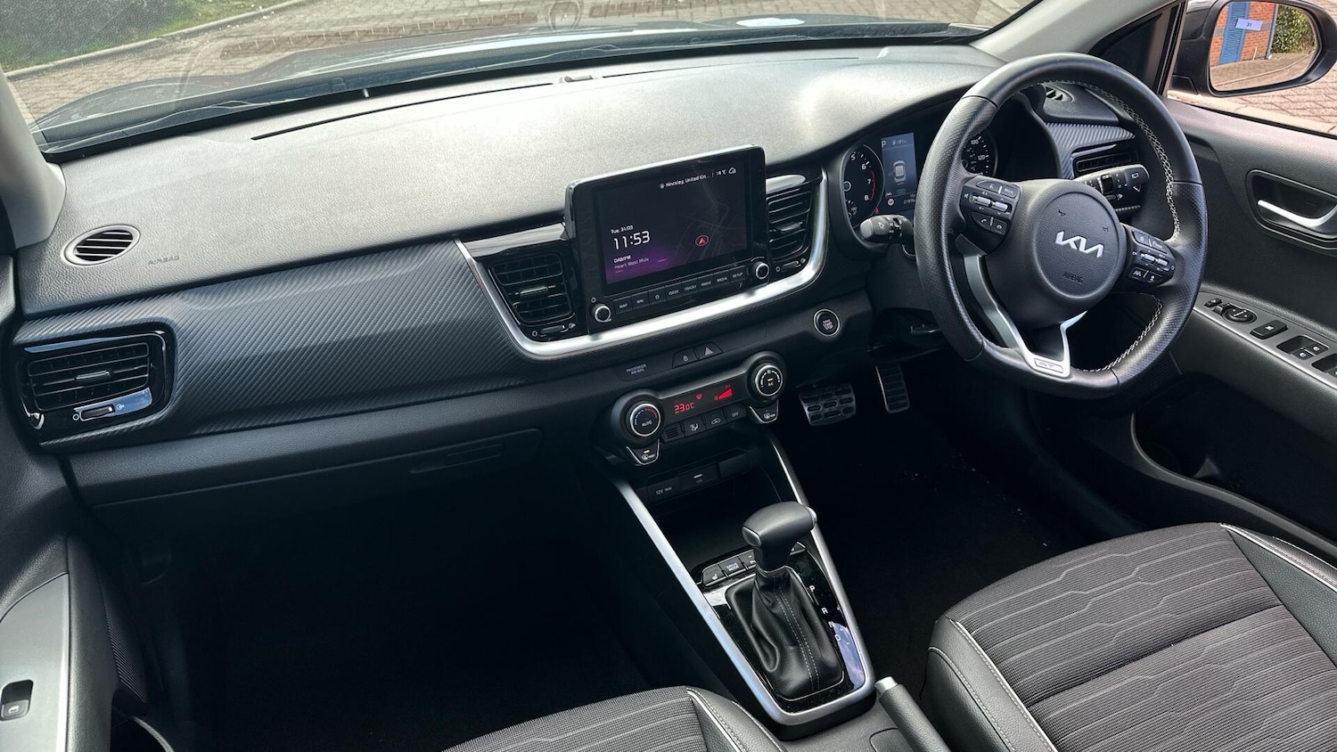 Used Kia Stonic 2023 for sale - 77671010: Photo 3