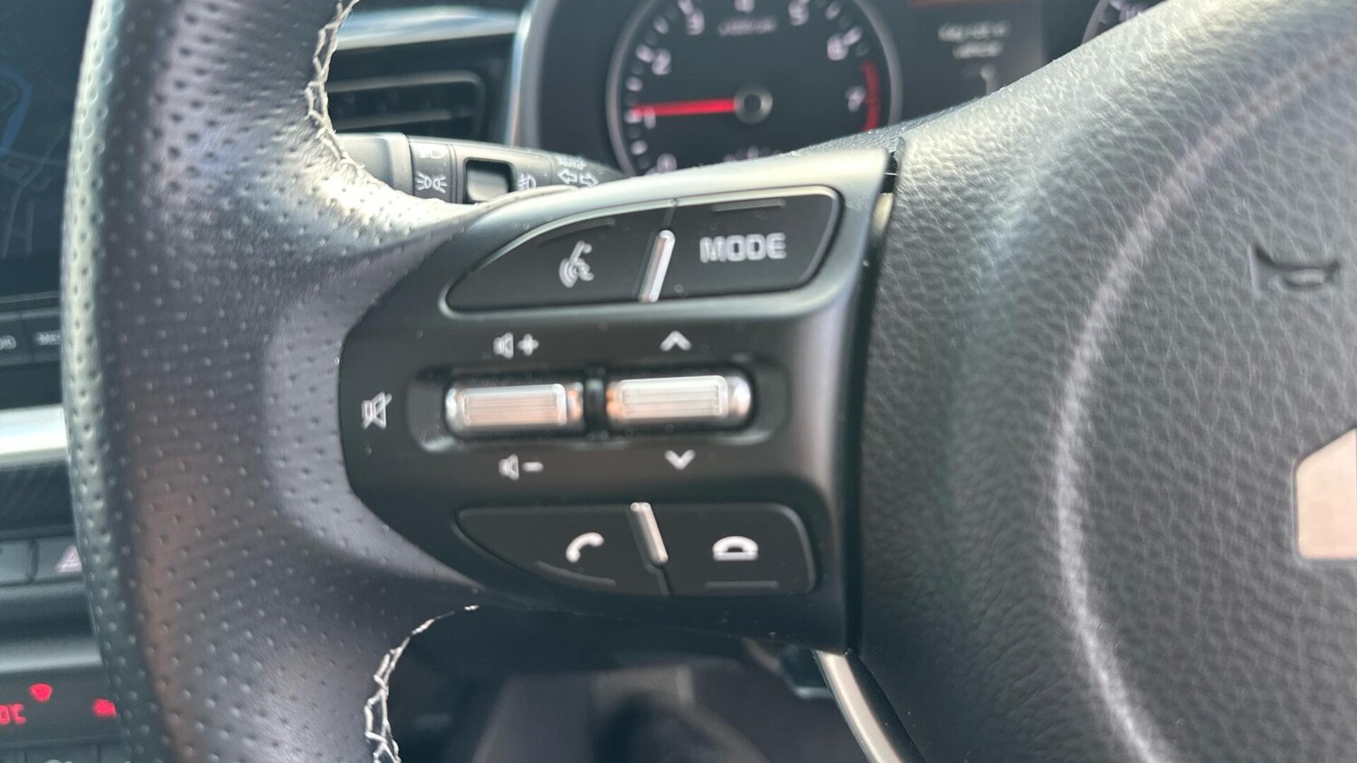 Used Kia Stonic 2023 for sale - 77671010: Photo 30