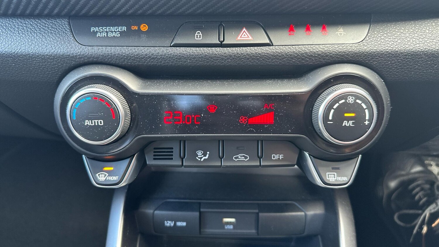 Used Kia Stonic 2023 for sale - 77671010: Photo 35