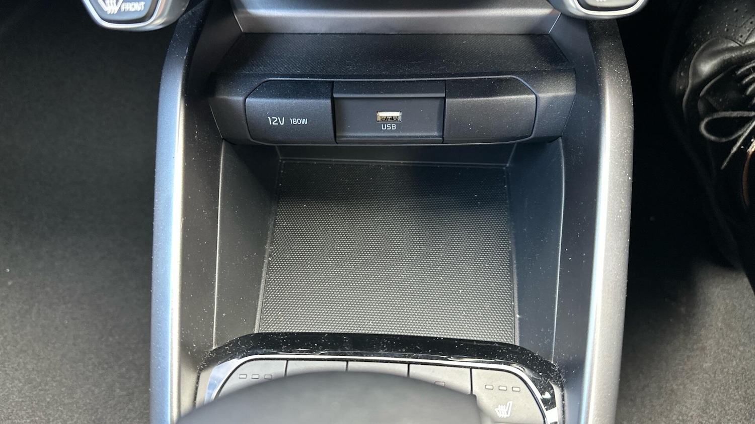 Used Kia Stonic 2023 for sale - 77671010: Photo 36