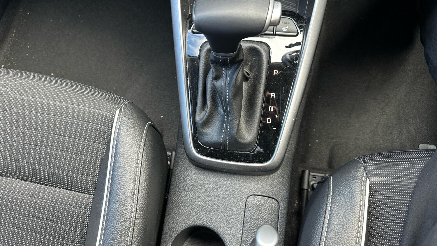 Used Kia Stonic 2023 for sale - 77671010: Photo 37