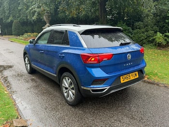 Used Volkswagen T-Roc 2020 for sale - 79669796: Photo