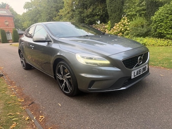 Used Volvo V40 2018 for sale - 79361273: Photo