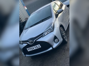 Used Toyota Yaris 2014 for sale - 76571956: Photo