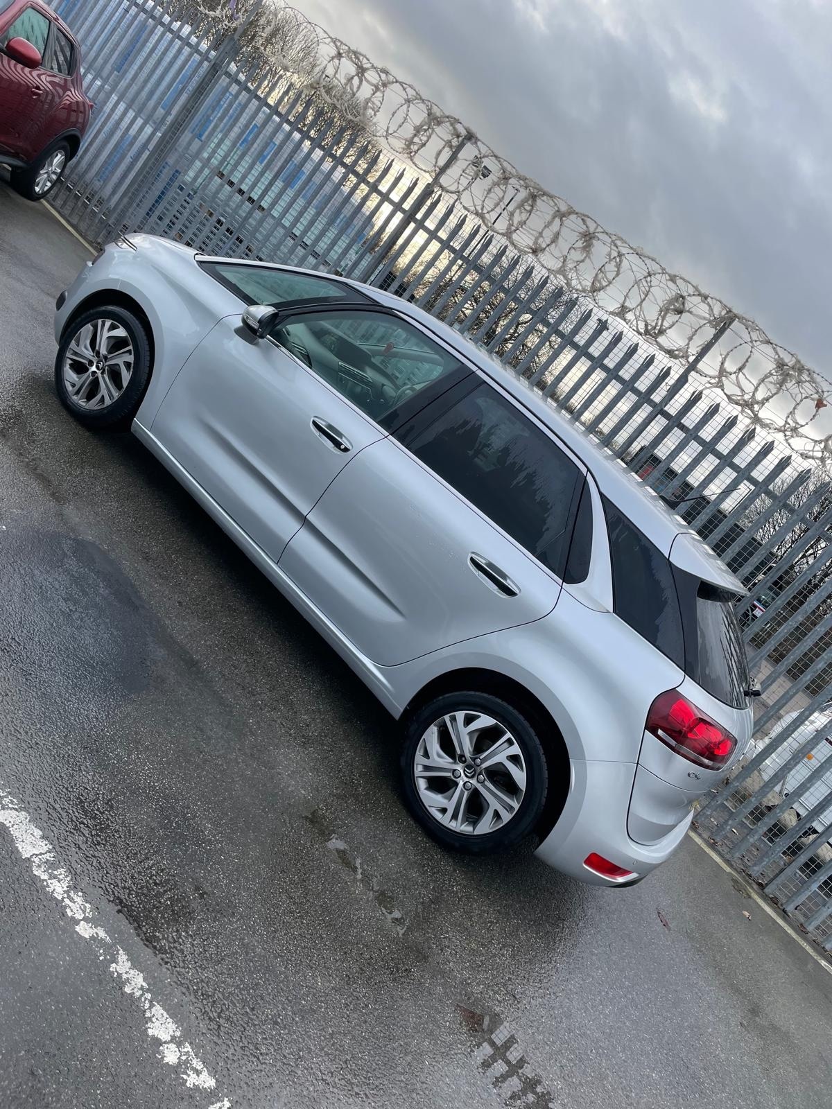 Used Citroen C4 Picasso 2013 for sale - 76557754: Photo 21