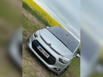 Used Citroen C4 Picasso 2013 for sale - 76557754: Photo