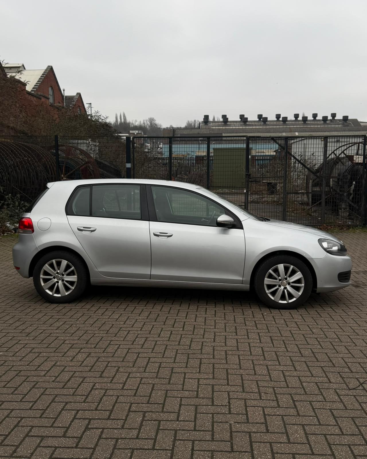 Used Volkswagen Golf 2012 for sale - 77460575: Photo 4