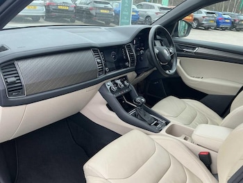 Used Skoda Kodiaq 2023 for sale - 77733330: Photo