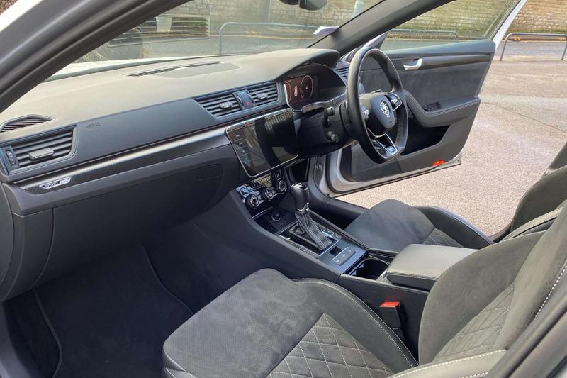 Used Skoda Superb 2023 for sale - 77106641: Photo 2