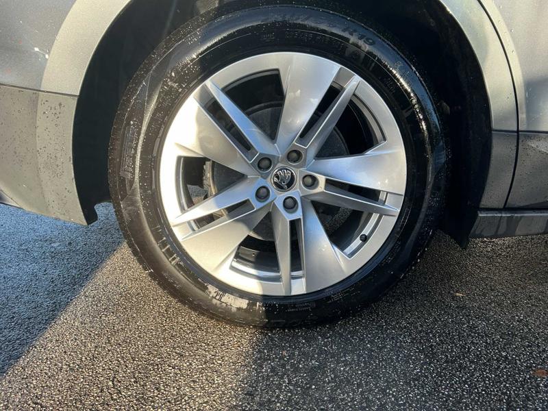 Used Skoda Enyaq 2024 for sale - 77989074: Photo 4