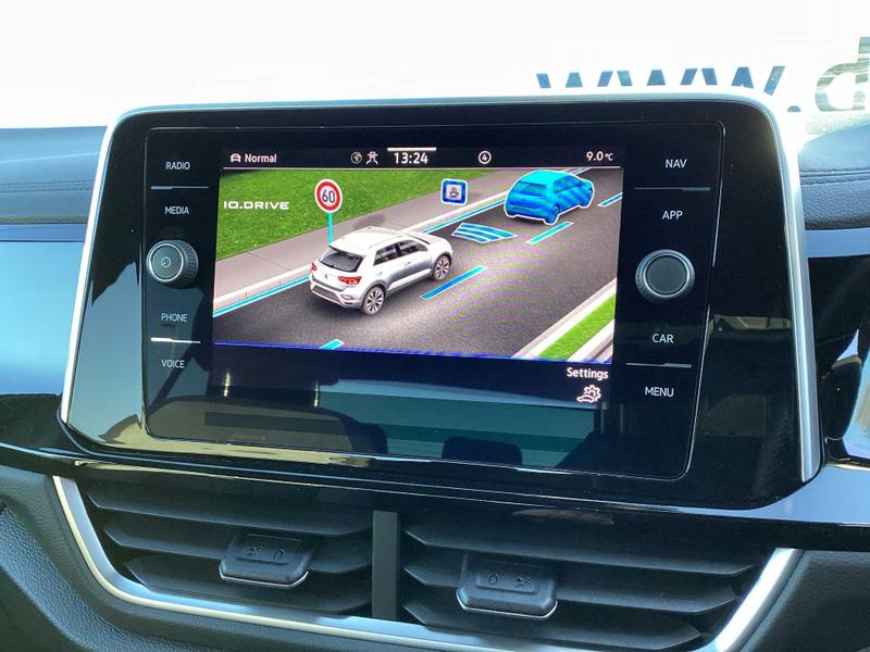 Used Volkswagen T-Roc 2023 for sale - 77367618: Photo 27