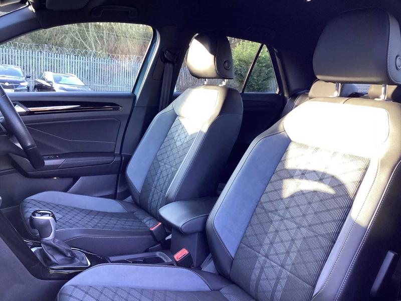 Used Volkswagen T-Roc 2023 for sale - 77367618: Photo 37