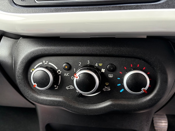 Used Renault Twingo 2015 for sale - 76340855: Photo 23