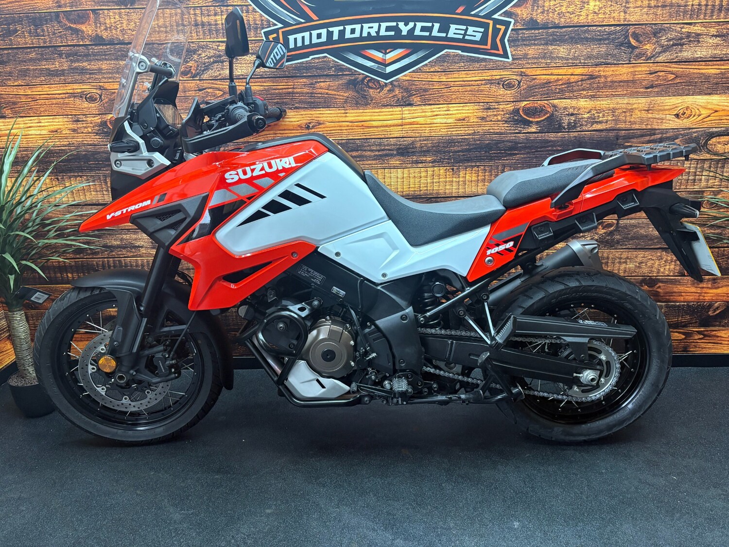 Suzuki DL 1050 RC M2