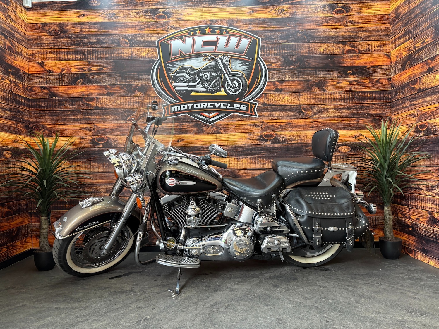 Used Harley-Davidson SOFTAIL CLASSIC 2004 for sale - 78860696: Photo 2