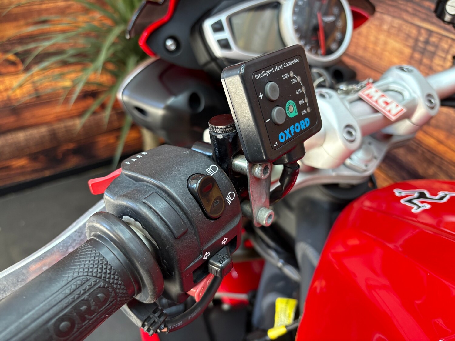 Used Triumph SPEED 2013 for sale - 78421049: Photo 9