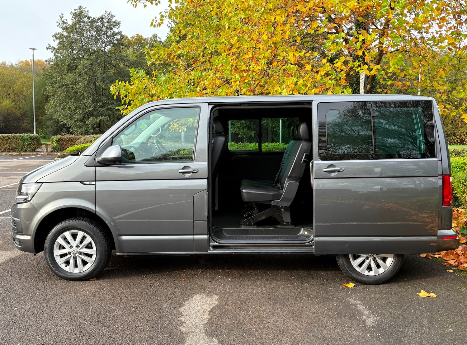 Used Volkswagen Transporter 2019 for sale - 76412142: Photo 3