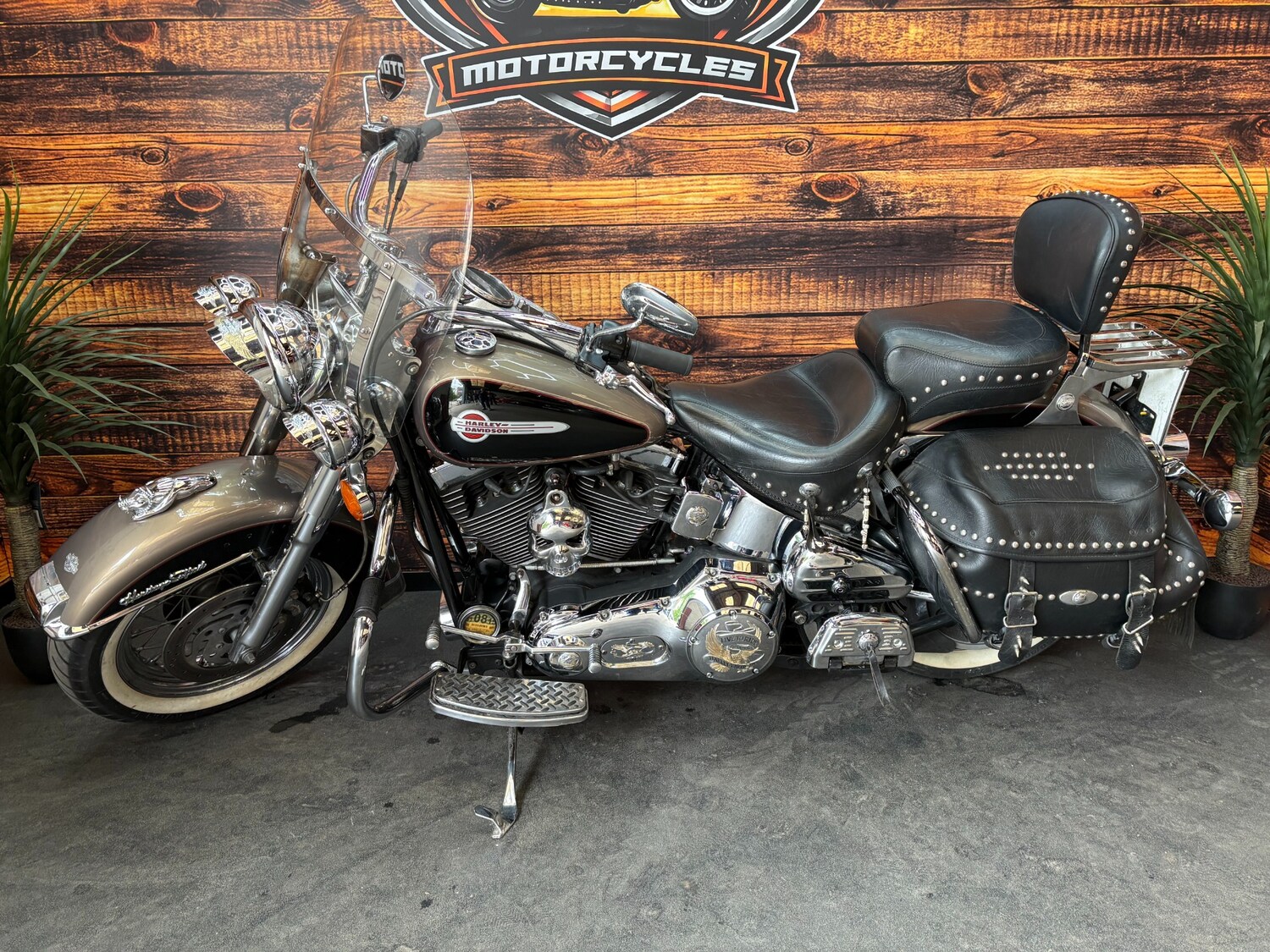 Used Harley-Davidson SOFTAIL CLASSIC 2004 for sale - 78484877: Photo 2