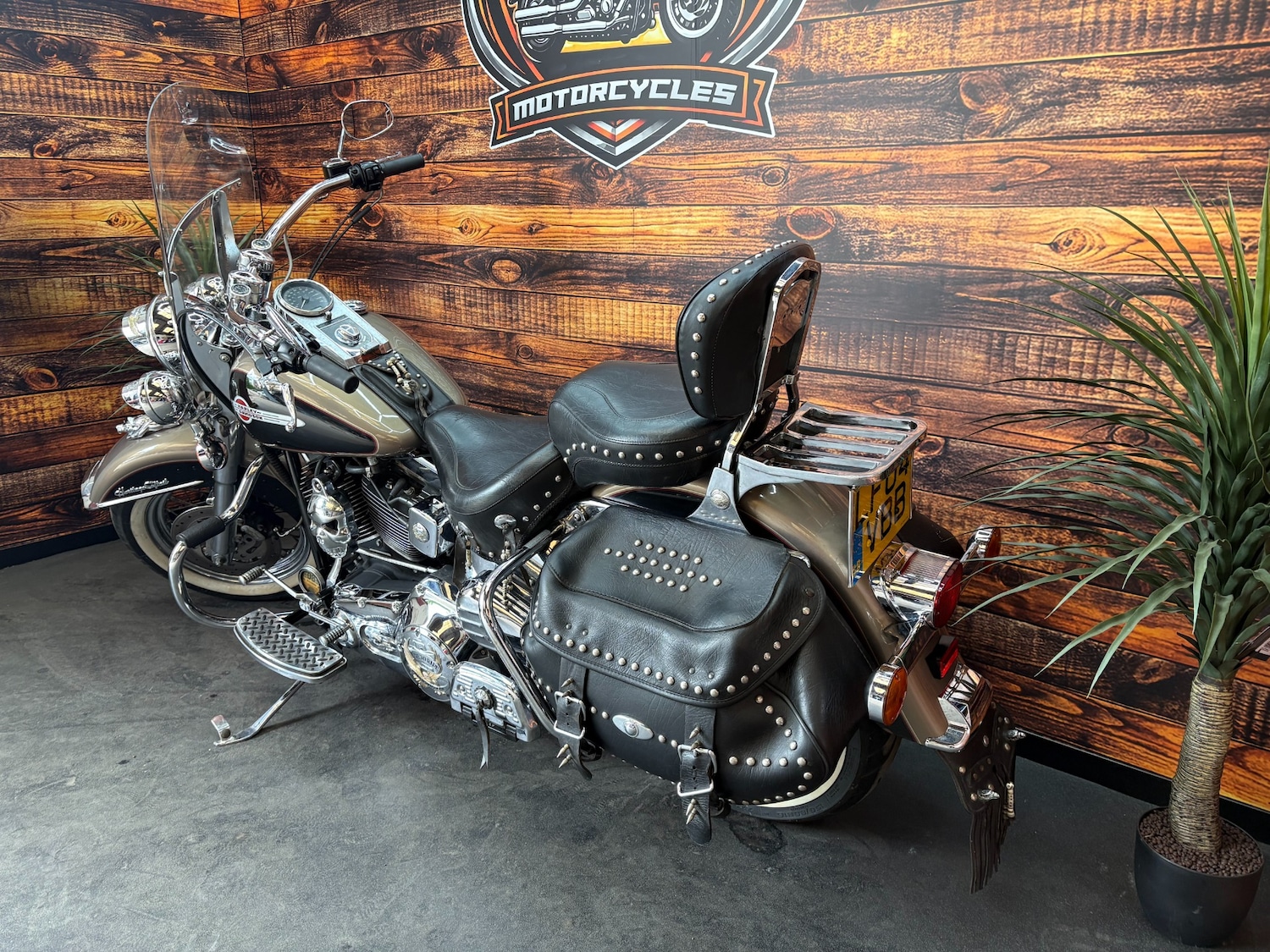 Used Harley-Davidson SOFTAIL CLASSIC 2004 for sale - 78484877: Photo 5
