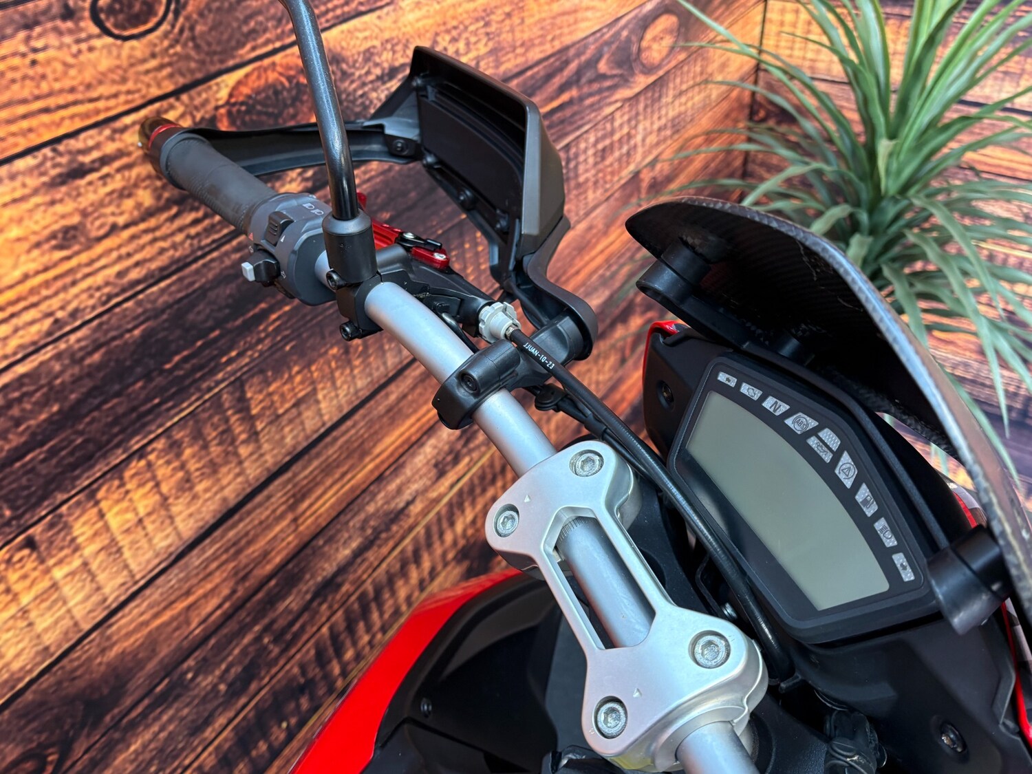 Used Ducati HYPERMOTARD 2018 for sale - 78860483: Photo 12