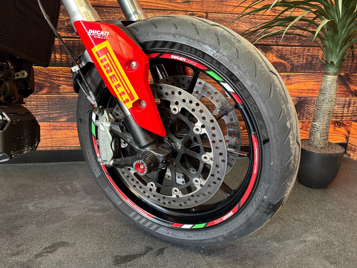 Used Ducati HYPERMOTARD 2018 for sale - 78860483: Photo 5
