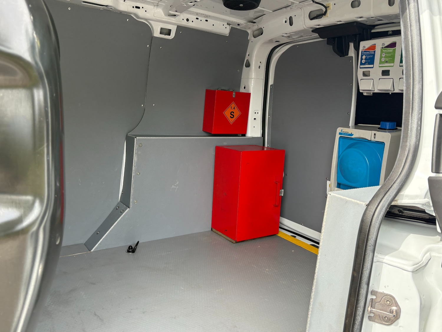 Used Ford Transit Connect 2017 for sale - 78197436: Photo 11