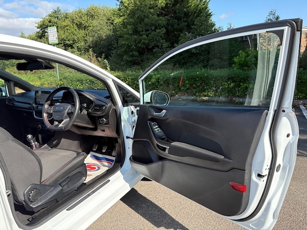 Used Ford Fiesta 2019 for sale - 76180894: Photo 19