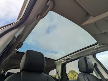 Used Land Rover Discovery Sport 2017 for sale - 78633589: Photo
