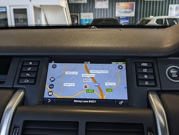 Used Land Rover Discovery Sport 2017 for sale - 78633589: Photo
