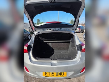 Used Hyundai i30 2015 for sale - 75838779: Photo