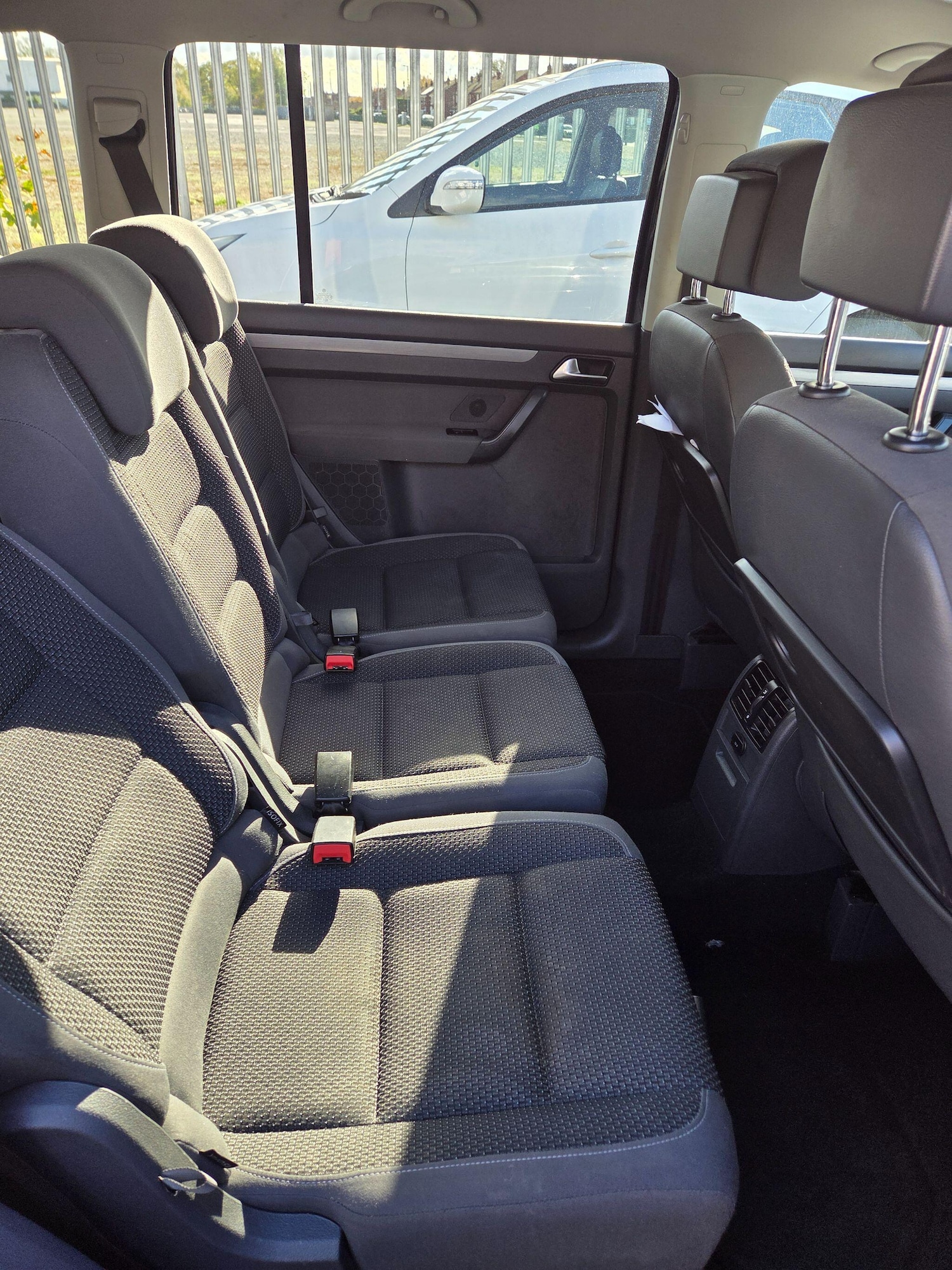 Used Volkswagen Touran 2014 for sale - 76349859: Photo 8