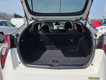 Used Toyota Prius 2024 for sale - 74934835: Photo