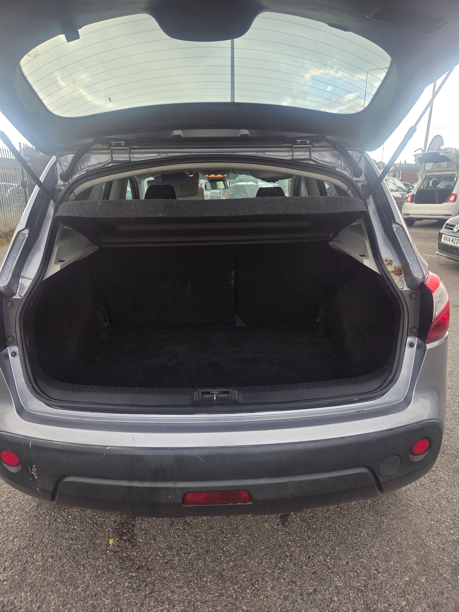 Used Nissan Qashqai 2011 for sale - 76952599: Photo 4