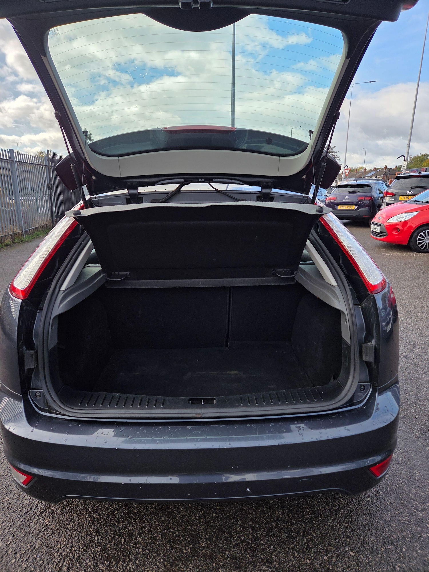 Used Ford Focus 2011 for sale - 77280030: Photo 4