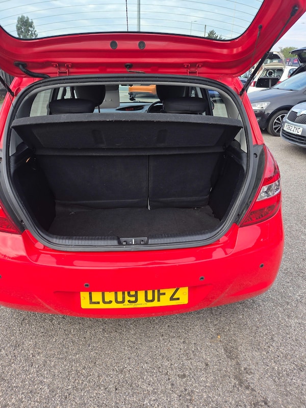 Used Hyundai i20 2009 for sale - 76152816: Photo 4