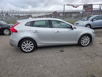 Used Volvo V40 2013 for sale - 77559924: Photo