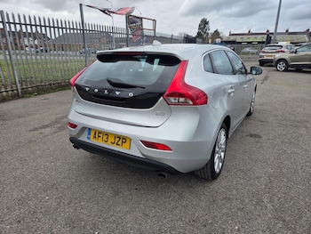 Used Volvo V40 2013 for sale - 77559924: Photo
