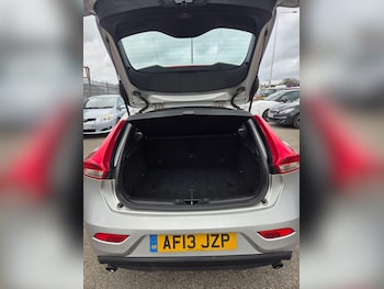 Used Volvo V40 2013 for sale - 77559924: Photo