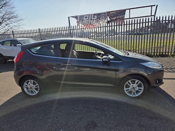 Used Ford Fiesta 2015 for sale - 77908800: Photo