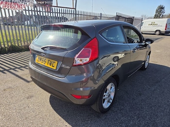 Used Ford Fiesta 2015 for sale - 77908800: Photo