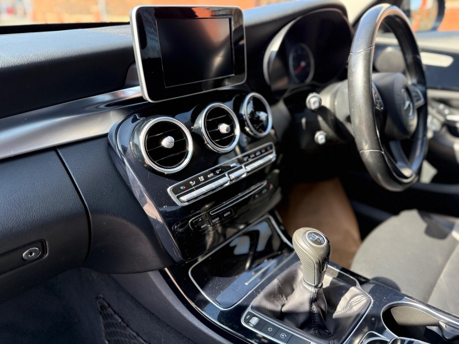 Used Mercedes-Benz C Class 2015 for sale - 76348982: Photo 15