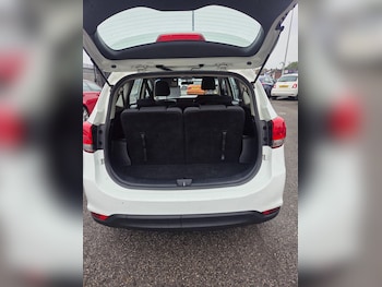 Used Kia Carens 2014 for sale - 76159123: Photo 4