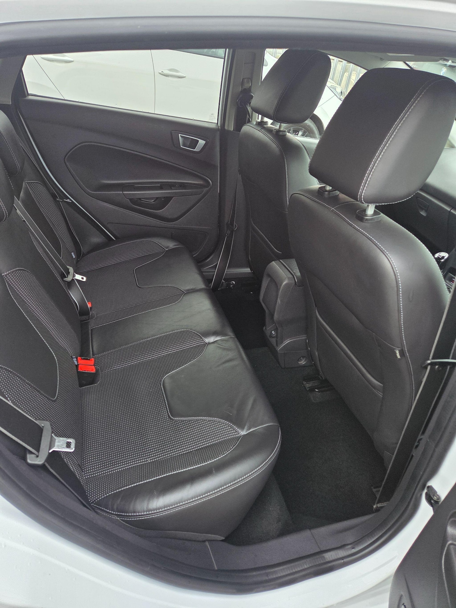 Used Ford Fiesta 2013 for sale - 76326310: Photo 9