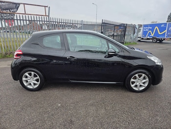 Used Peugeot 208 2015 for sale - 78261127: Photo