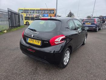 Used Peugeot 208 2015 for sale - 78261127: Photo